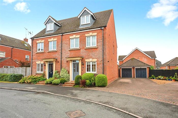 4 Bedroom Semi-Detached House For Sale In Brittain Lane, Warwick, Warwickshire, CV34
