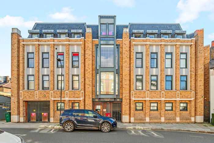 3 Bedroom Flat For Sale In Broughton Road, London, SW6