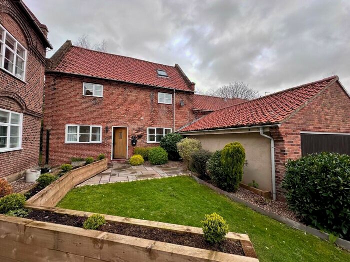 3 Bedroom Cottage To Rent In Main Street, East Leake, LE12