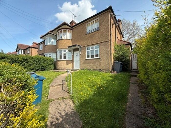 2 Bedroom Maisonette To Rent In Harrow View, Harrow, Middlesex, HA2