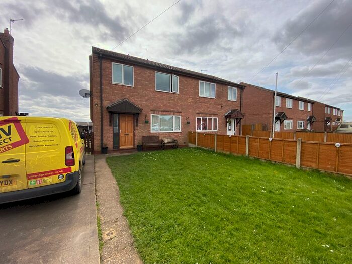 3 Bedroom Semi-Detached House To Rent In Parklands, West Butterwick, DN17