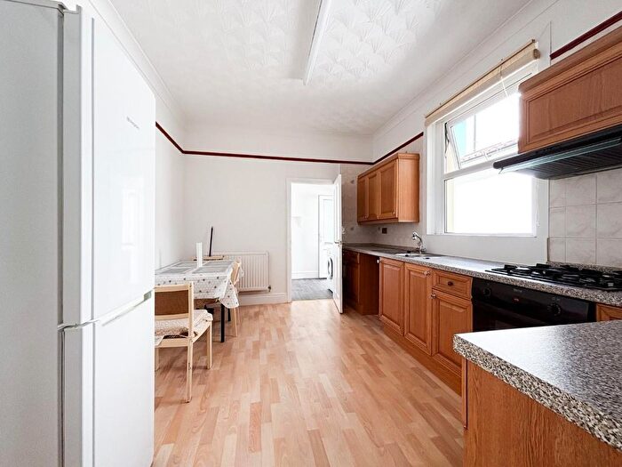 1 Bedroom Flat To Rent In Hengrove Road, Bristol, BS4