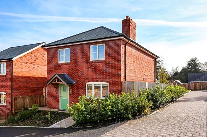 3 Bedroom Detached House For Sale In Willow End, Kings Worthy, Winchester, Hampshire, SO23