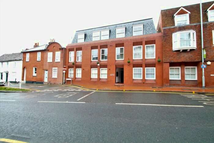 1 Bedroom Flat To Rent In Guildgate House, Shute End, Wokingham, Berkshire, RG40