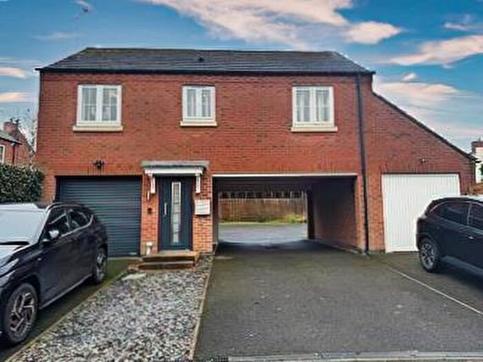 2 Bedroom Coach House For Sale In Chapel Lane, Ravenshead, Nottingham, NG15