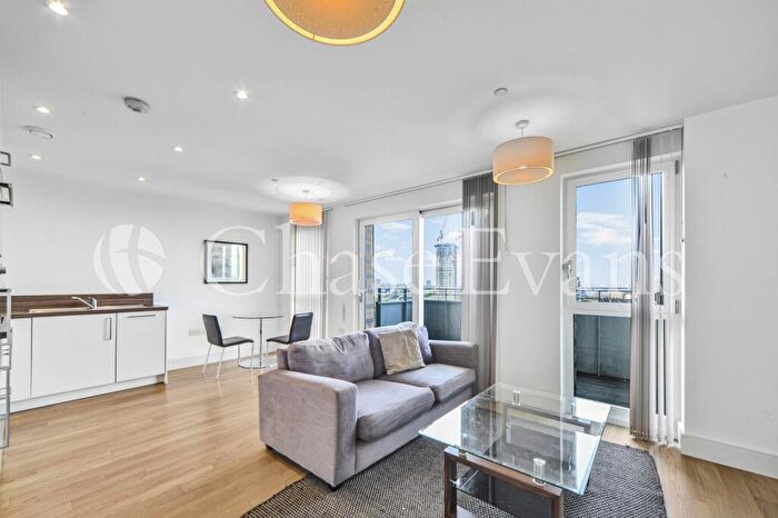 1 Bedroom Flat To Rent In Ivy Point, St Andrews, Hannaford Walk, Bromley-by-bow, London, E3