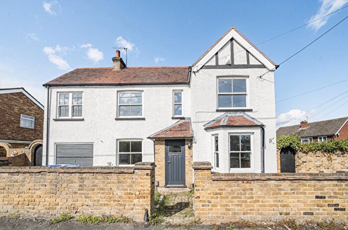 4 Bedroom Detached House For Sale In Egerton Avenue, Hextable, Swanley, Kent, BR8