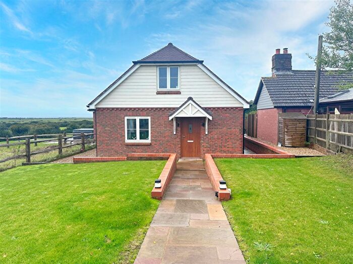 4 Bedroom Detached House To Rent In Hooe, Battle, TN33