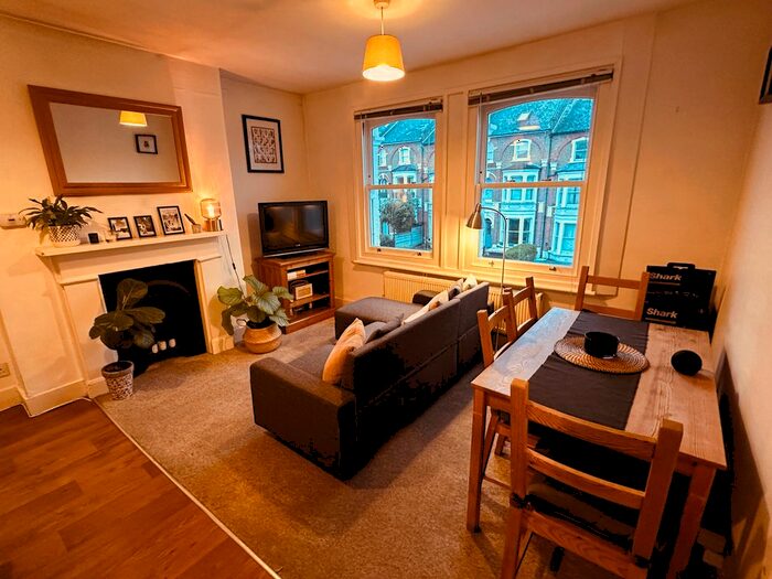 2 Bedroom Flat To Rent In Brecknock Road, London, N19