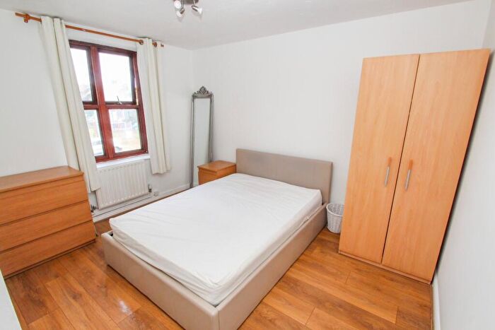 1 Bedroom Flat To Rent In Victoria Street, Stratford, London, E15