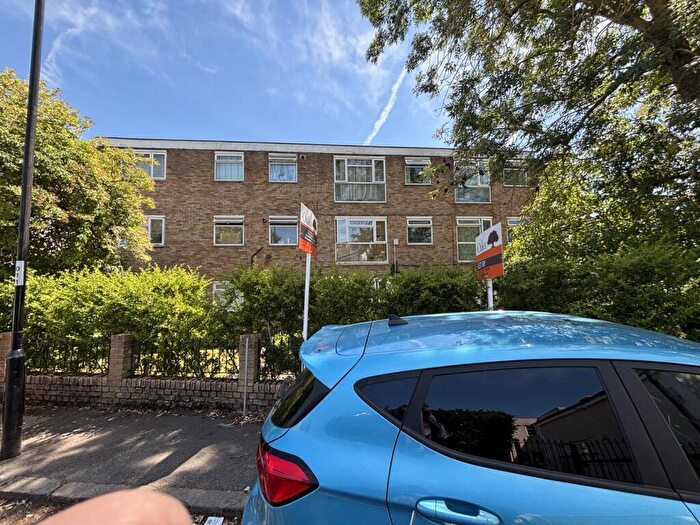 2 Bedroom Flat To Rent In The Berkeleys, Sunny Bank, South Norwood, SE25