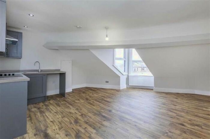 2 Bedroom Flat To Rent In Hoe Street, Walthamstow, E17