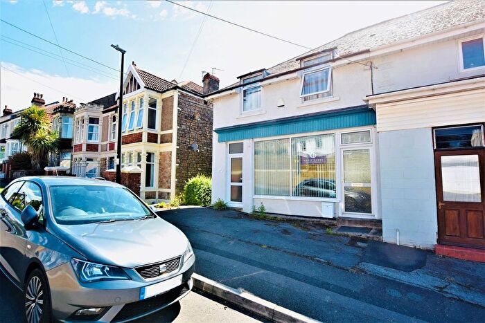 2 Bedroom Flat To Rent In South Road, Bristol, BS20