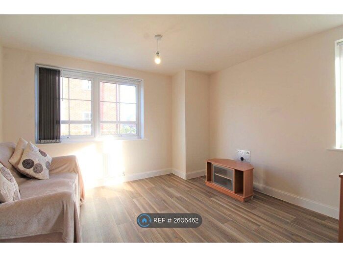2 Bedroom Flat To Rent In Regeneration Way, Beeston, Nottingham, NG9
