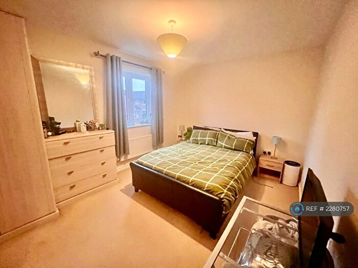 2 Bedroom Detached House To Rent In Malone Avenue, Swindon, SN25