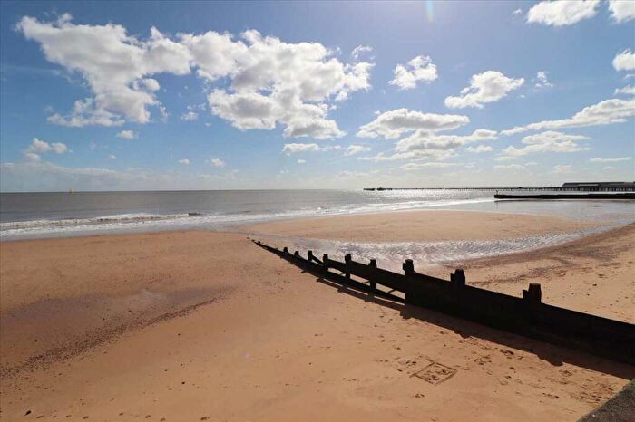 2 Bedroom Apartment For Sale In Homelea, Walton On The Naze, CO14