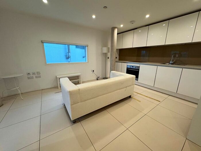 1 Bedroom Flat To Rent In Canal Street, Nottingham, Nottinghamshire, NG1