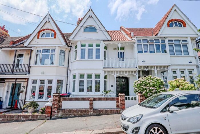 5 Bedroom Terraced House For Sale In Leigh Cliff Road, Leigh-On-Sea, SS9