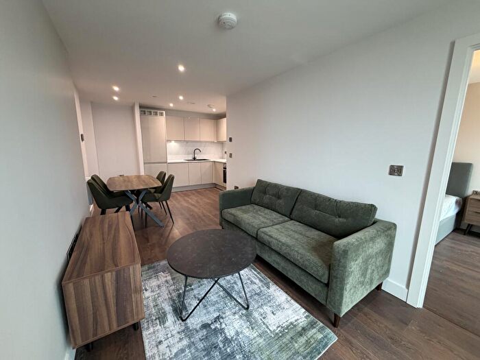 2 Bedroom Apartment To Rent In The Aquitania, West Waterloo Place, L3
