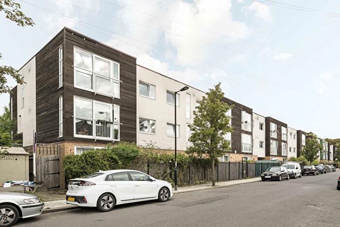 2 Bedroom Flat For Sale In Borland Road, Peckham, SE15