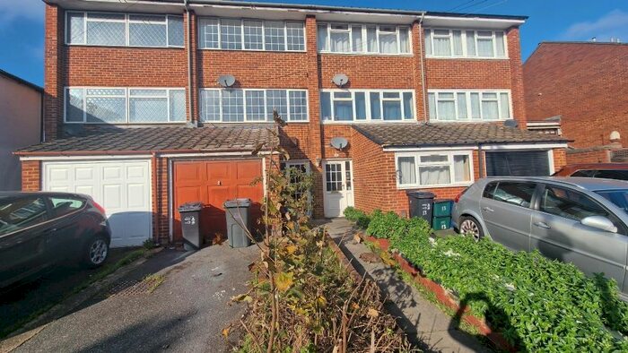 3 Bedroom Town House To Rent In Addison Road, South Norwood, SE25