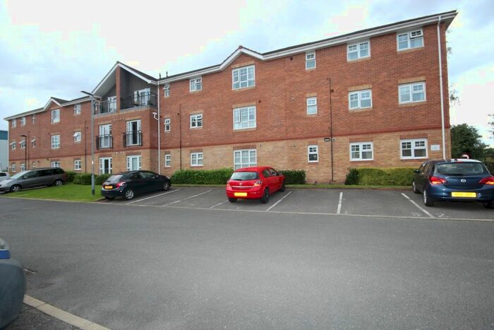 2 Bedroom Flat To Rent In Hampton Court Way, Widnes, WA8
