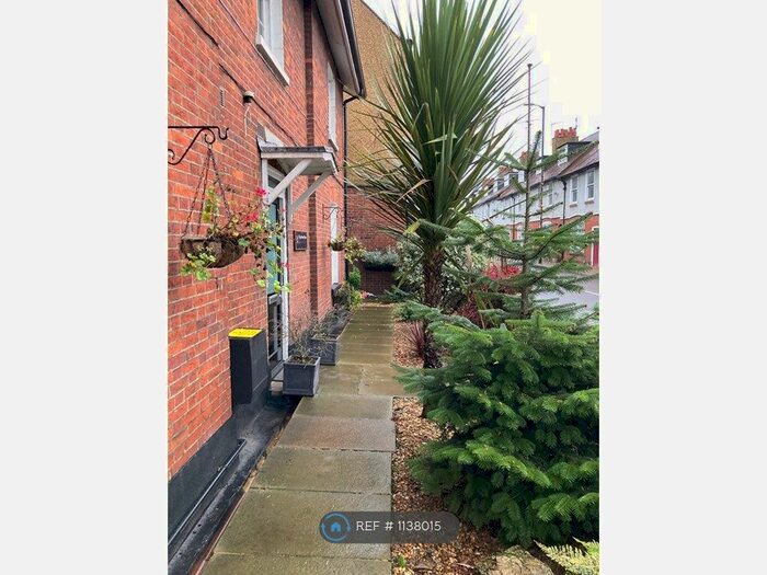 1 Bedroom Flat To Rent In May Clarke House, St. Albans, AL3