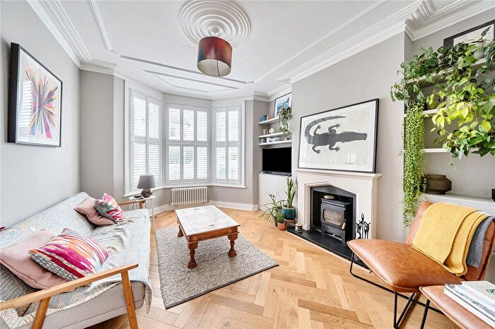 5 Bedroom Detached House For Sale In Willingdon Road, Wood Green, Haringey, London, N22