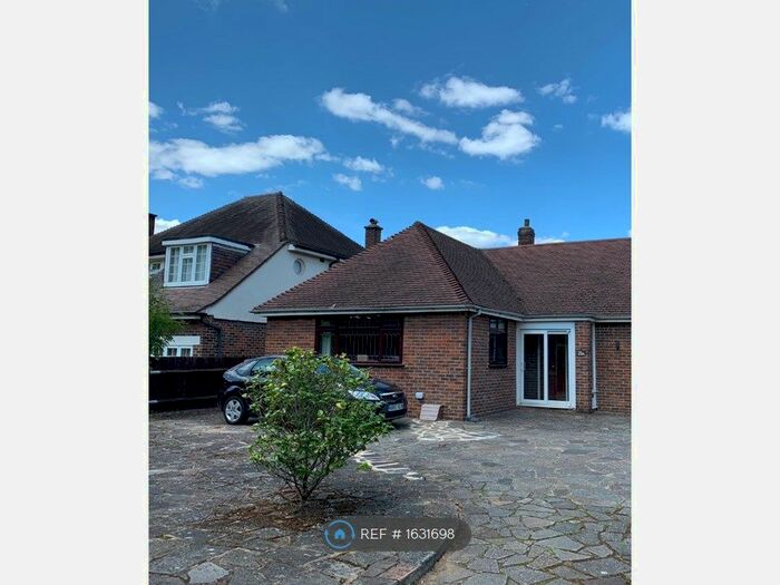 1 Bedroom Bungalow To Rent In Hayes Lane, Beckenham, BR3