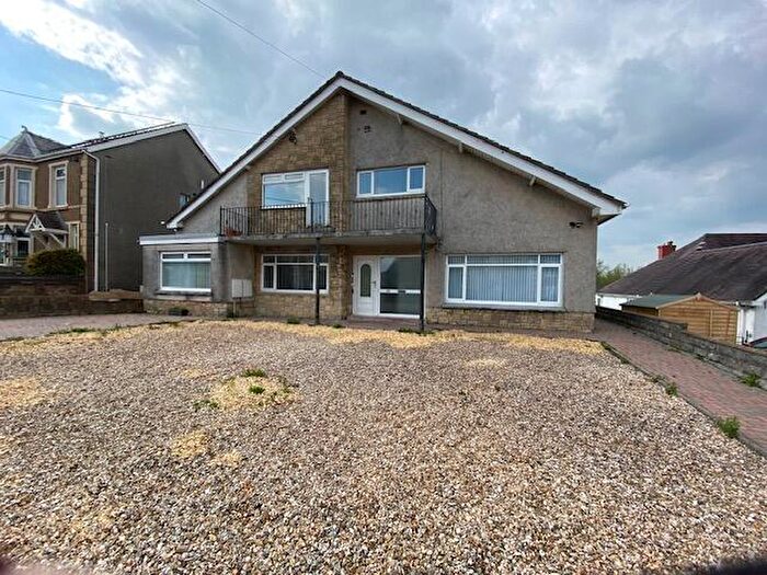 3 Bedroom Detached House For Sale In Pontardulais Road, Ammanford, SA18