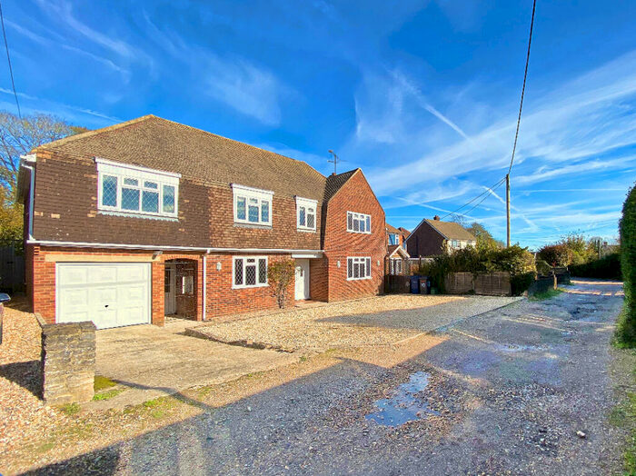 5 Bedroom Detached House To Rent In Gravel Road, Farnham, GU9