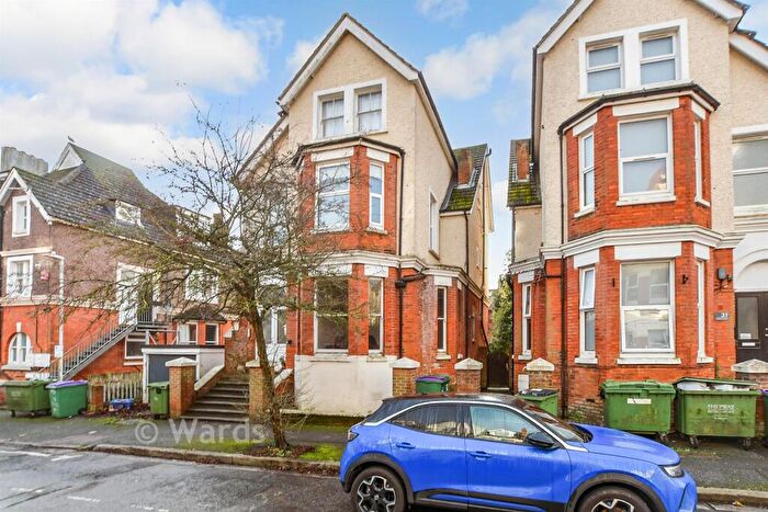 1 Bedroom Apartment For Sale In Westbourne Gardens, Folkestone, Kent, CT20