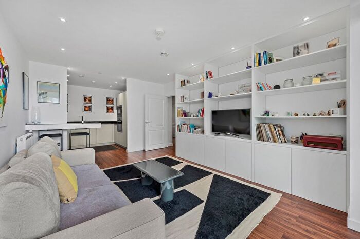1 Bedroom Flat To Rent In Atlantic Point, Harrison Walk, SE10