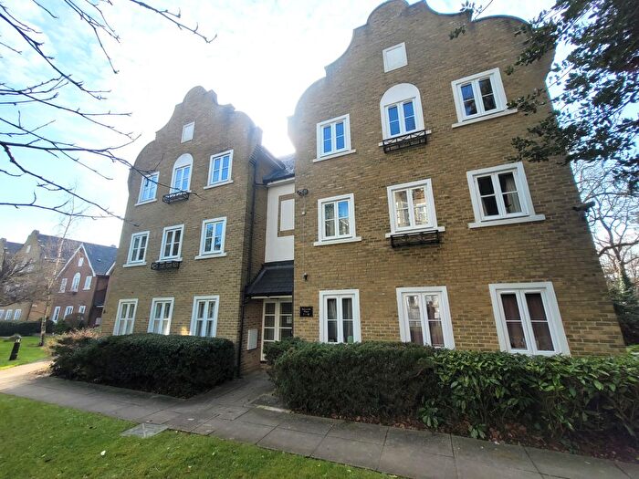 2 Bedroom Flat To Rent In Upton Park, Slough, SL1