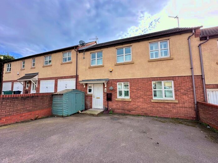 3 Bedroom House To Rent In Bates Close, Loughborough, Leics, LE11