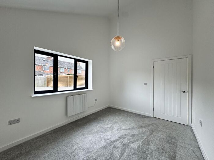 2 Bedroom Bungalow To Rent In Obelisk Close, Holbury, SO45