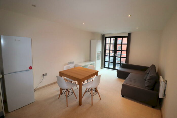 2 Bedroom Apartment For Sale In St. Pauls Square, Birmingham, B3