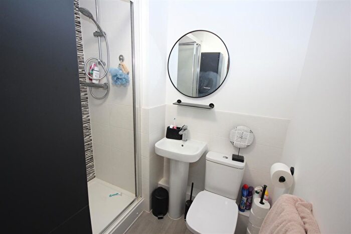 2 Bedroom Flat To Rent In Whiteley Way, Whiteley, Fareham, PO15