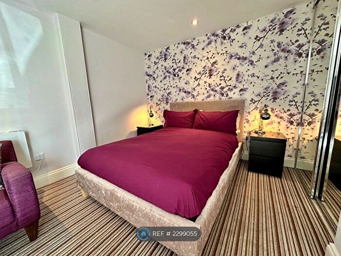 Studio To Rent In Forrest Hill, Edinburgh, EH1