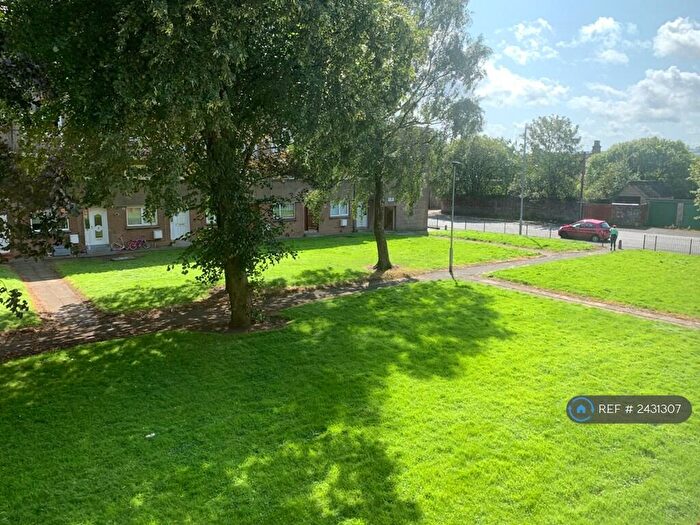 2 Bedroom Maisonette To Rent In Mossvale Street, Paisley, PA3