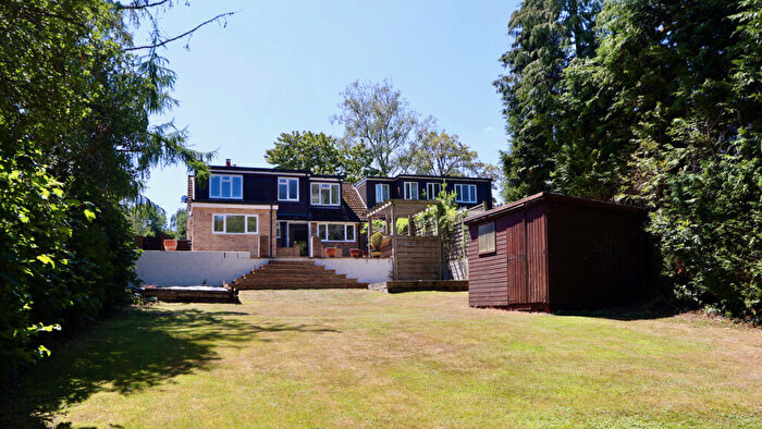 3 Bedroom Semi-Detached House For Sale In Chiltern Road, Great Missenden, HP16