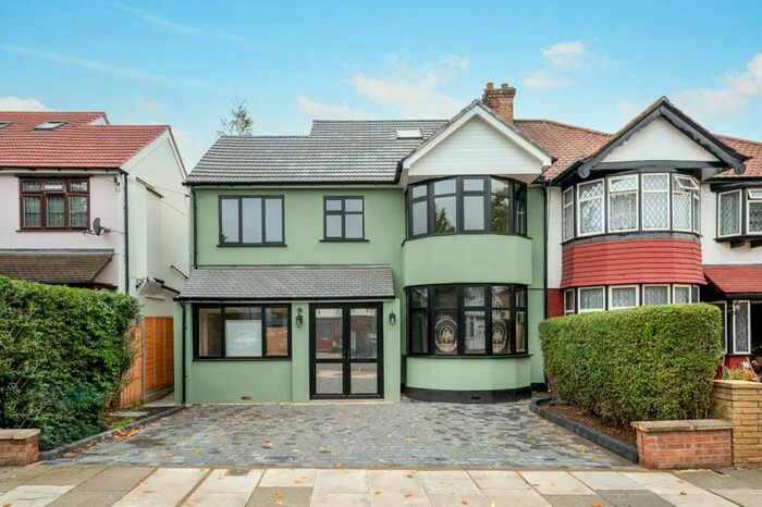 5 Bedroom Semi-Detached House To Rent In Park Avenue North, Dollis Hill, London, NW10