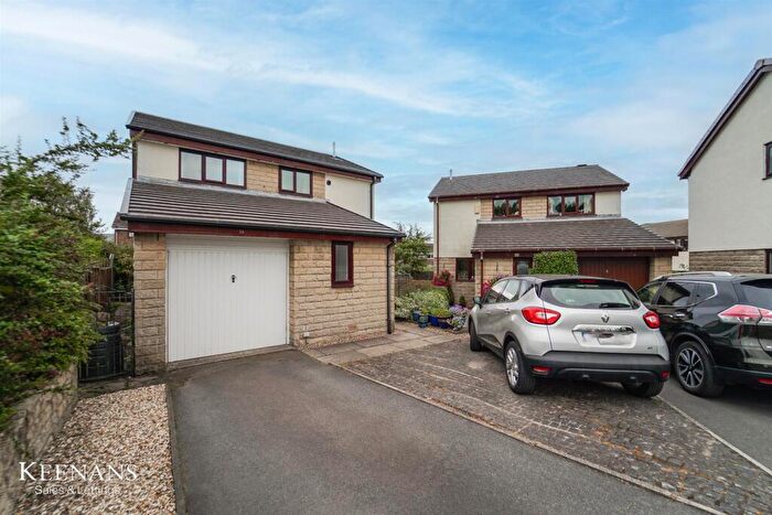 4 Bedroom Detached House For Sale In Downham Avenue, Rossendale, BB4