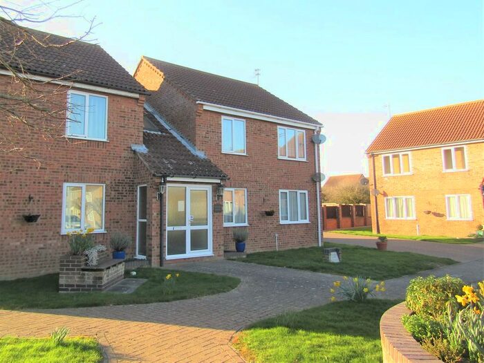 2 Bedroom Flat To Rent In Chelmer Close, Kirby Cross, Frinton On Sea, CO13
