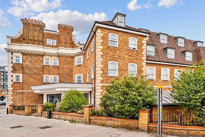 2 Bedroom Flat To Rent In Kew Bridge Road, Brentford, TW8