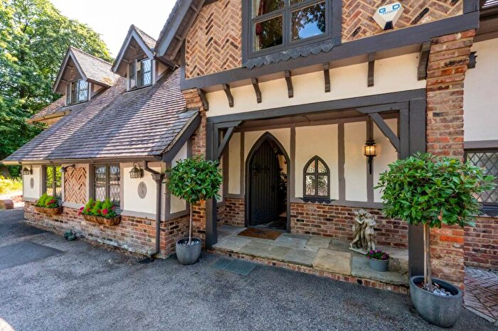 5 Bedroom Detached House For Sale In Larch Avenue, Ascot, SL5