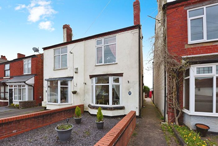 3 Bedroom Semi-Detached House For Sale In Greenheath Road, Hednesford, Cannock, WS12