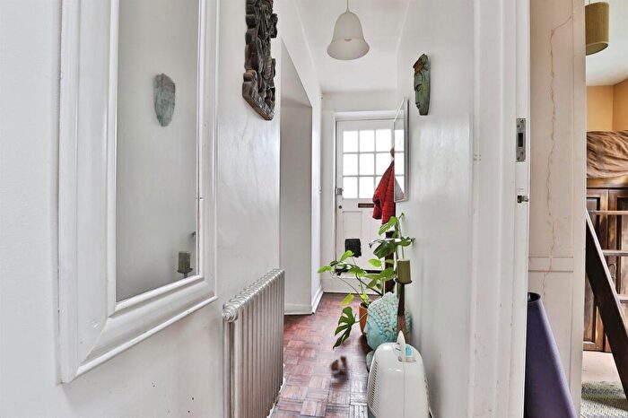 1 Bedroom Apartment For Sale In Knole Road, Bournemouth, BH1