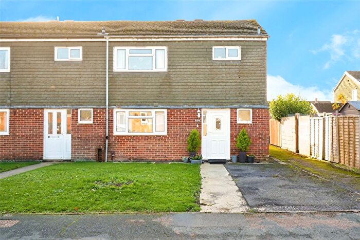 3 Bedroom End Terrace House For Sale In Blenheim Drive, Bicester, Oxfordshire, OX26