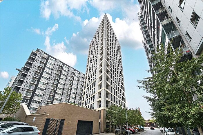1 Bedroom Flat For Sale In Flat, Hale Point, Ilford Hill, Ilford, IG1